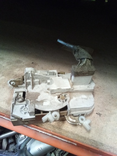 Cerradura delantera izquierda citroen c5 '04