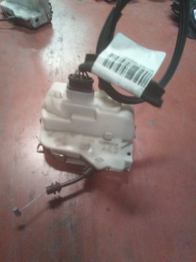Cerradura trasera derecha citroen c3 '03