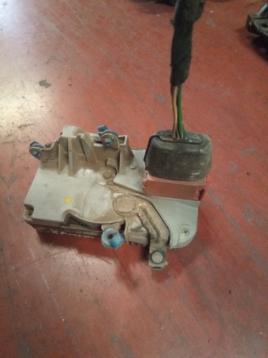 Cerradura delantera izquierda citroen xantia '96