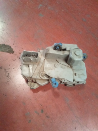 Cerradura delantera derecha citroen xantia '00