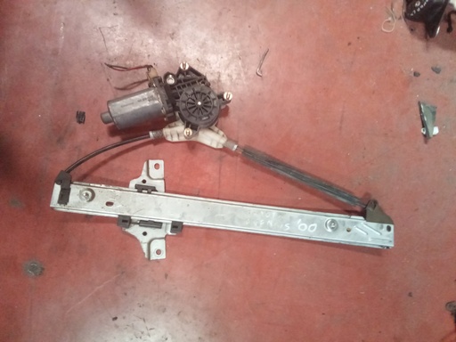 Elevalunas trasero derecho Toyota Avensis '00