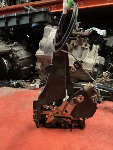 [Sin referencia] Cerradura trasera izquierda toyota rav-4 ‘00