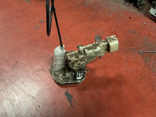 [Sin referencia] Cerradura trasera derecha toyota yaris ‘05