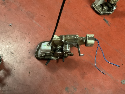 [Sin referencia] Cerradura trasera izquierda toyota yaris ‘05