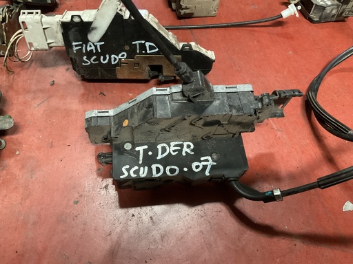 [Sin referencia] Cerradura trasera derecha fiat scudo ‘07
