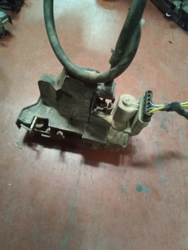 Cerradura delantero derecho Fiat doblo '05