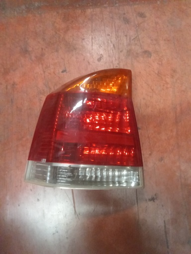 Piloto izquierdo Opel vectra '04