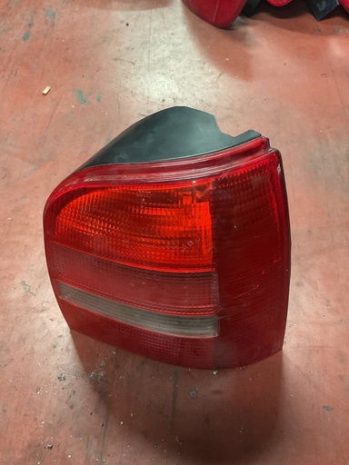 [Sin referencia] Piloto derecho audi a4 avant ‘94