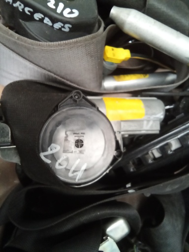 Cinturon delantero derecho mercedes clase c w204 '07