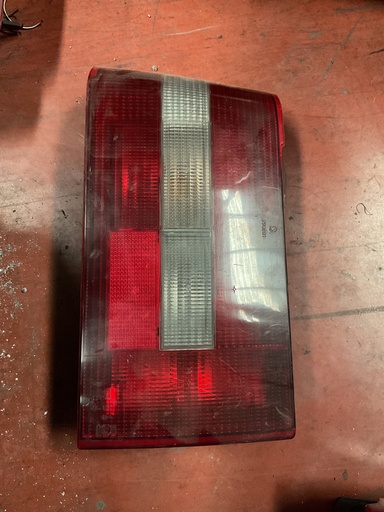 [Sin referencia] Piloto izquierdo volvo 460 ‘90