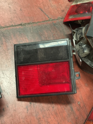 [Sin referencia] Piloto izquierdo porton renault R21 ‘88