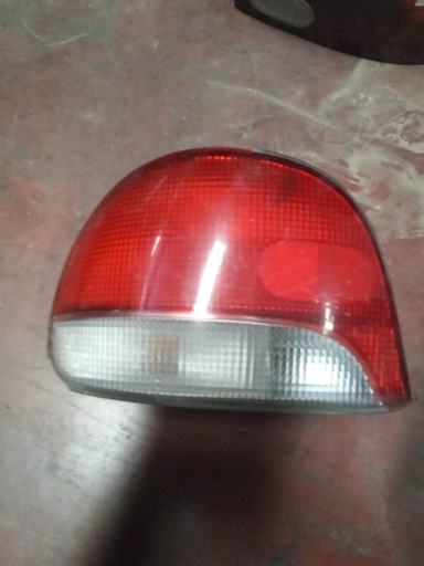 Piloto izquierdo Hyundai accent '98 (defectuoso)