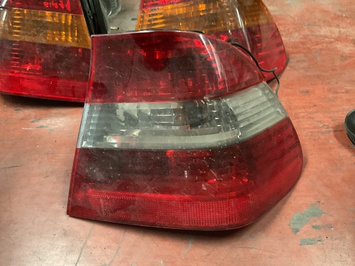 [Sin referencia] Piloto derecho bmw E46 serie 3 ‘98