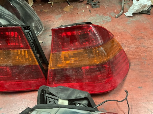 [Sin referencia] Piloto derecho bmw E46 serie 3 ‘98