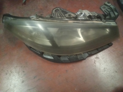 Faro  derecho Renault laguna '05