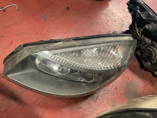 [Sin referencia] Foro izquierdo renault scenic II xenon ‘06