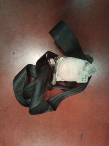 Cinturon delantero izquierdo toyota yaris '03