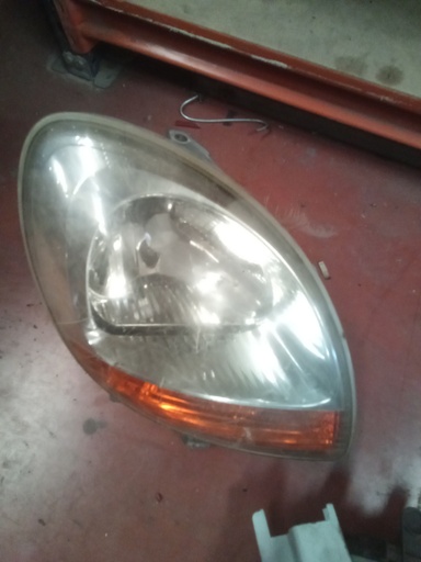 Faro derecho Renault Kangoo '05