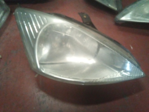 Faro derecho Ford Focus '00