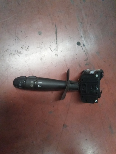 [8200792584] Mando de luces dacia sandero '11