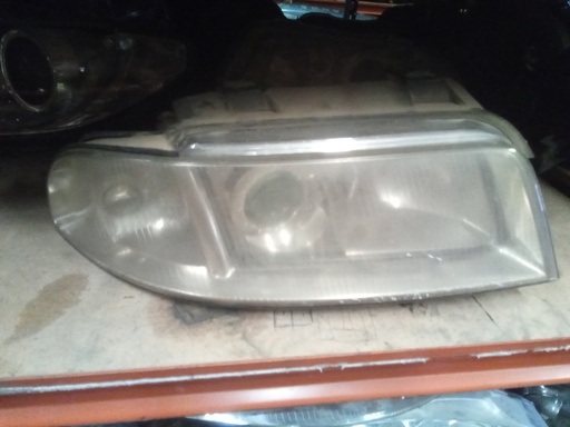 Faro derecho xenon Audi A4 '99