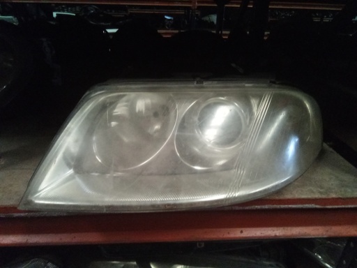 Faro izquierdo Volkswagen passat '01