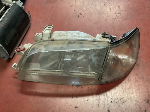 [Sin referencia] Faro derecho toyota carina ‘96