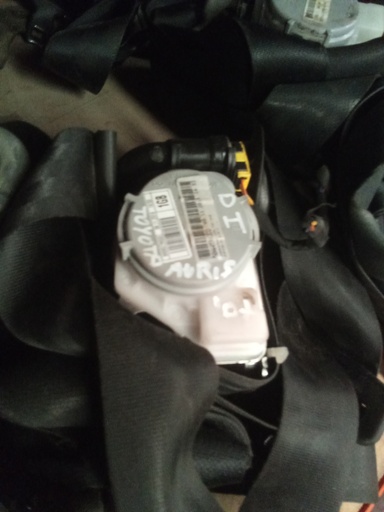 Cinturon delantero izquierdo toyota auris '07