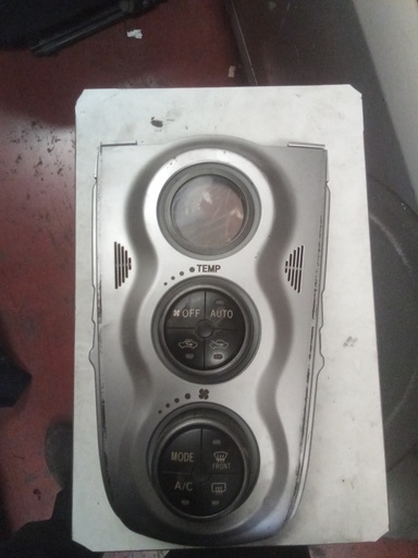 Mando climatizador Toyota Yaris '06