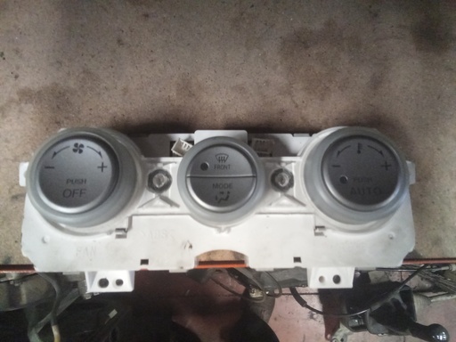 Mando aire acondicionado mazda 6 '03