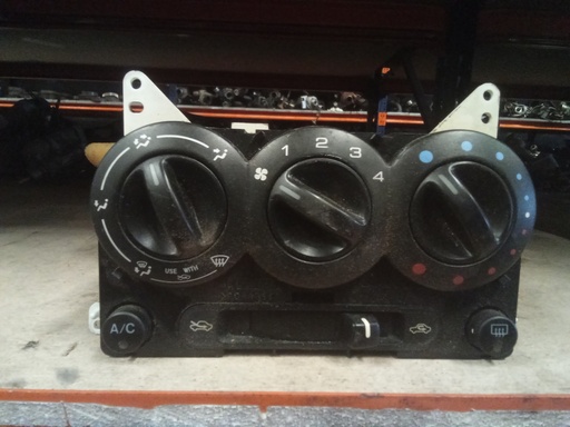Mando aire acondicionado Suzuki ignis '03