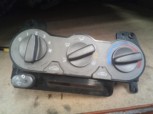 Mando aire acondicionado Hyundai accent '04