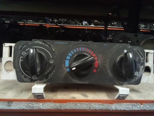 Mando aire acondicionado Ford transit '94