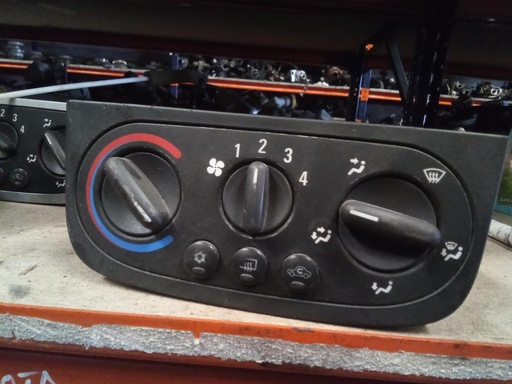 Mando aire acondicionado Opel corsa '03