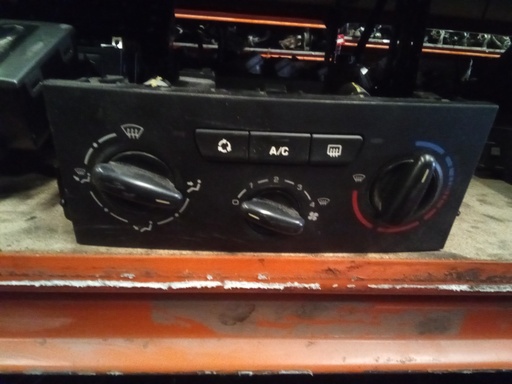 Mando aire acondicionado Peugeot 207 '06