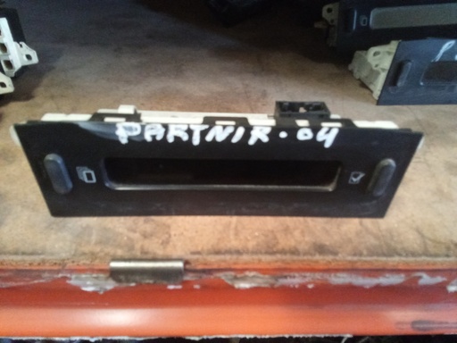 Pantalla multifunción Peugeot partner '04