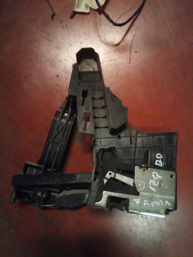 Cerradura delantera izquierda Ford fiesta '04