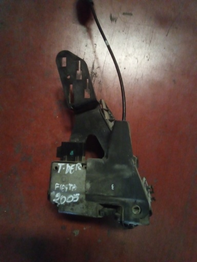 Cerradura trasera derecha Ford fiesta '04