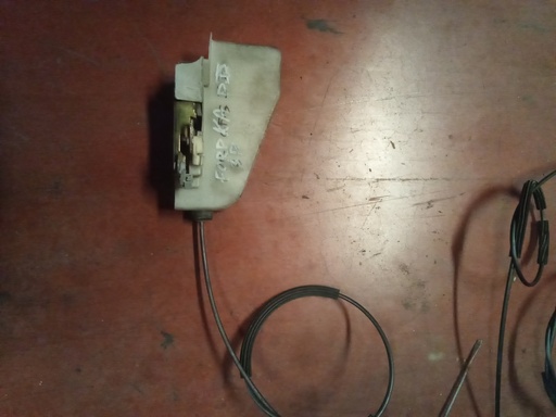 Cerradura delantera izquierda Ford ka '03