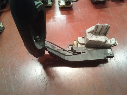 Cerradura delantera derecha Ford Focus '99