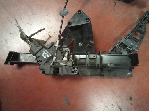 Cerradura derecha 3p Ford Focus '07