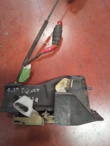 Cerradura delantera izquierda Ford escort '97