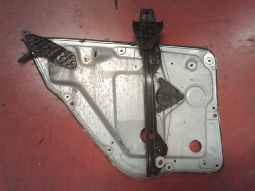 Elevalunas trasero derecho skoda Fabia '05