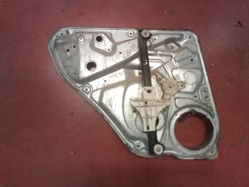 Elevalunas trasero derecho Volkswagen passat '00