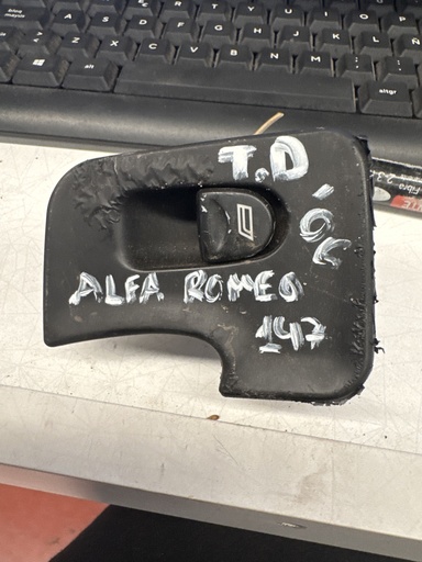 [735263170] BOTONERA ELEVA LUNAS TRASERA DERECHA ALFA ROMEO 147 ´03