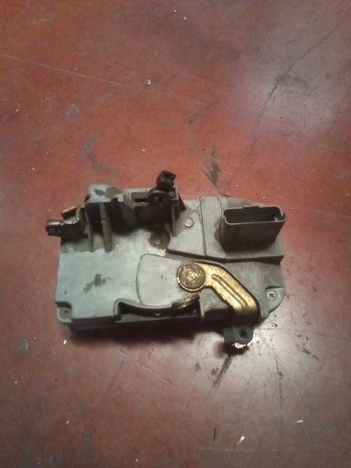 Cerradura delantera izquierda 3p Peugeot 206 '01