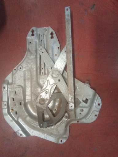 Elevalunas trasero izquierdo Hyundai elantra '01