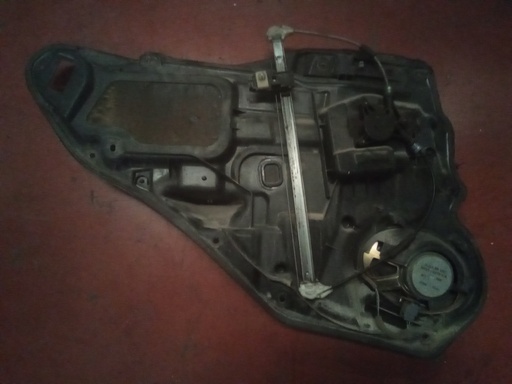 Elevalunas trasero derecho mazda 6 '02