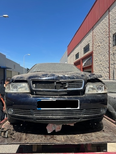 [(D)AJM] 0200 AUDI A4 1.9 TDI 2000
