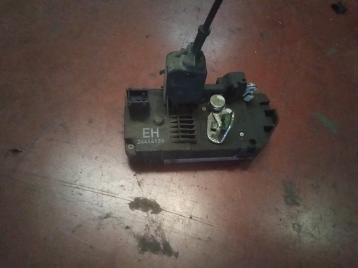 Cerradura trasera derecha Opel Corsa c '04